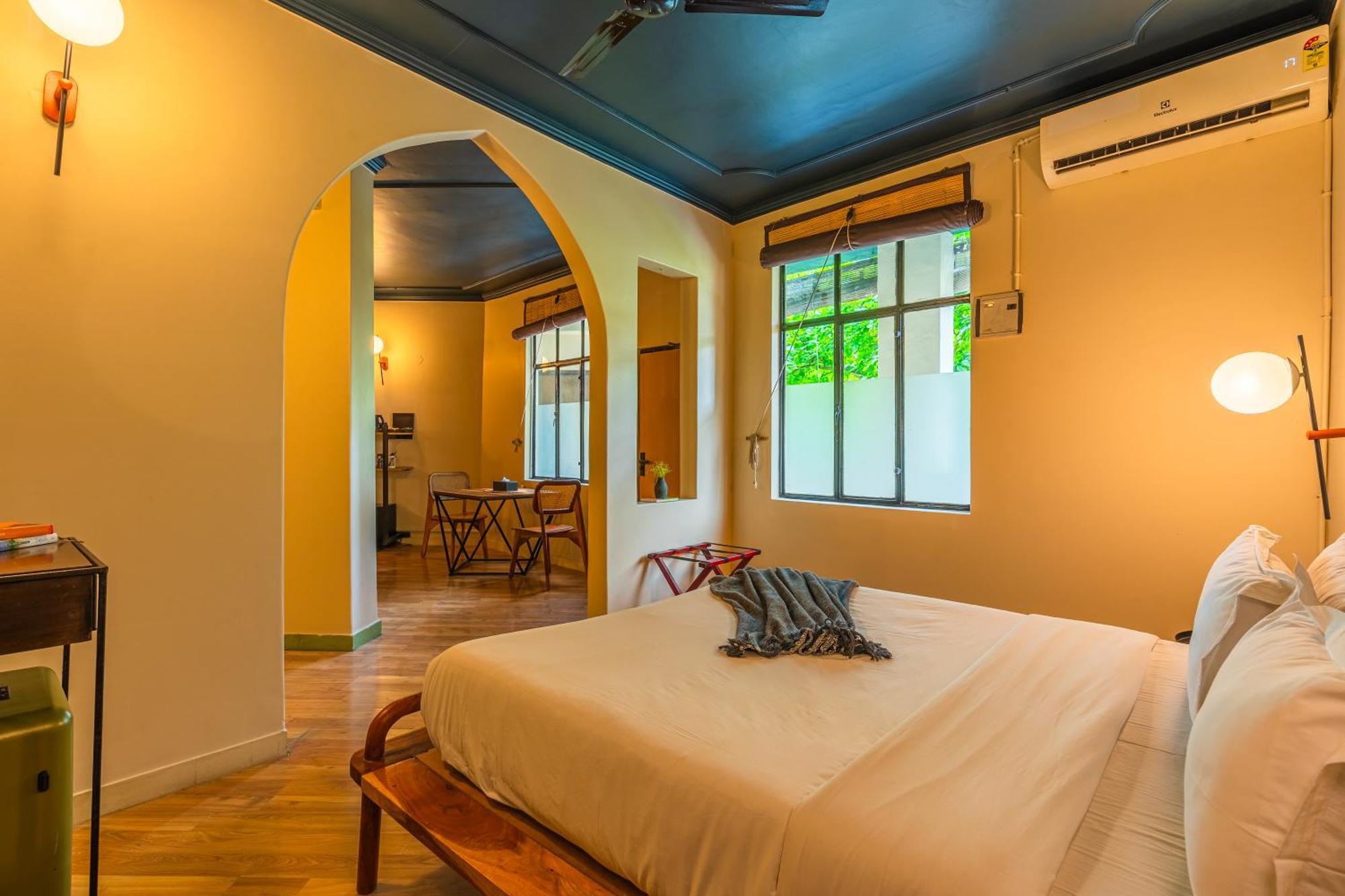 Hotel Minimalist One Hauz Khas Village New Delhi